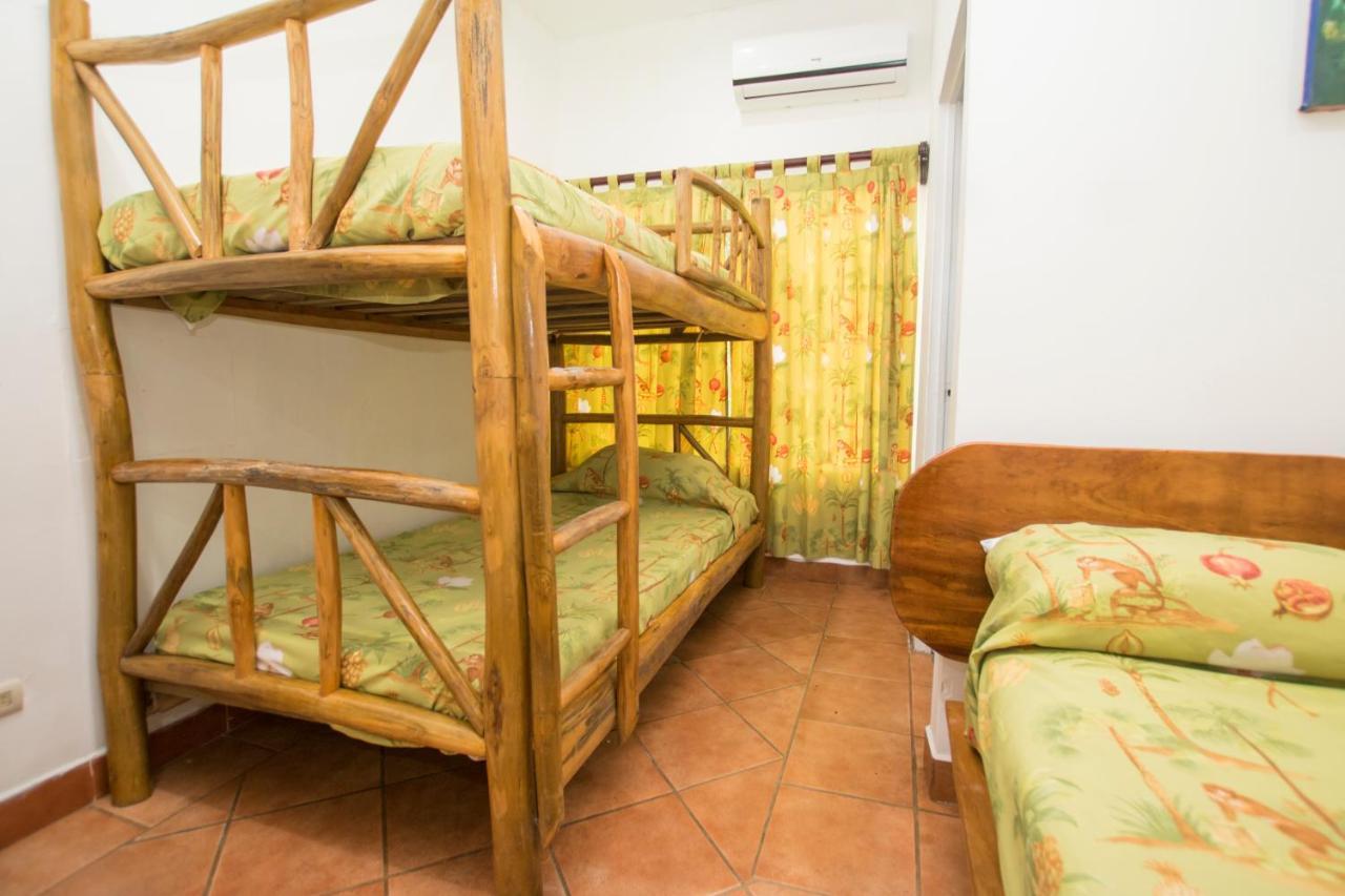 Oceanfront Hotel Verde Mar Direct Access To The Beach Manuel Antonio Exterior photo