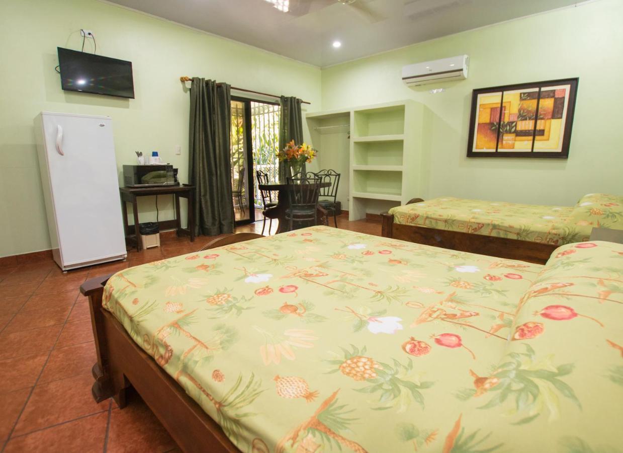Oceanfront Hotel Verde Mar Direct Access To The Beach Manuel Antonio Exterior photo